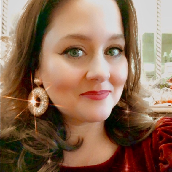 Meet your Posher, Taylor - Picture 1 of 1